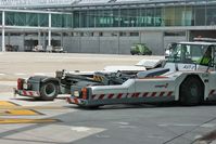  - pushback tractor - by runway16