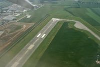  - runway 26/08 - by runway16