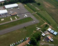  - N29173 departing Ellington, CT with a load of skydivers. - by Dave G
