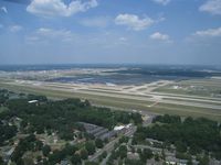  @ Memphis International Airport - KMEM from the West @ 900ft AGL - by Iflysky5