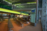 - Terminal 2E - Gate E72 - by Michel Teiten ( www.mablehome.com )