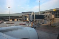  - Leaving gate C2 for a short flight to Singapore - by Michel Teiten ( www.mablehome.com )