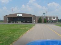  @ Bluffton Airport - FBO facility - by Bob Simmermon