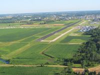  @ Fond Du Lac County Airport - Right base for 36.  Lots of visitors for Airventure 2008 (Oshkosh). - by Bob Simmermon