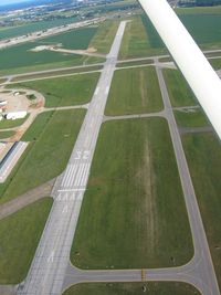  - RWY 32 at Toledo, OH - by Bob Simmermon