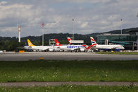  - Zürich Flughafen Vorfeld - by Juergen Postl
