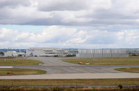  - 14R-32L runway. - by Jorge Molina