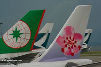  - Chinese airliners at Hong Kong : EVA Air, Cathay and China Airlines - by Michel Teiten ( www.mablehome.com )