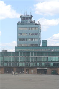  @ Detroit Metropolitan Wayne County Airport - The old tower now used by Wayne County Airport Authority - by Florida Metal