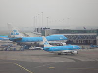  - A foggy morning at Schiphol - by Henk Geerlings