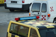  - Flughafen Fahrzeug / airport car Innsbruck - by Juergen Postl