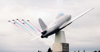  - MONUMENT TO SIR FRANK WHITTLE FARNBOROUGH AIRSHOW 2004  - by BIKE PILOT