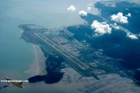  - Zhuhai Airport seen while in approach too HKIA - by Michel Teiten ( www.mablehome.com )