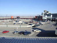  - Berlin Tegel, looking inside the hexagonal terminal - by Ingo Warnecke