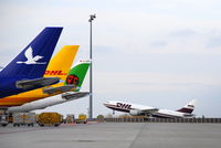 - 3 tail units and 1 starting plane - by Holger Zengler