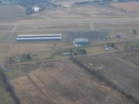  @ Ross County Airport - Facilities at Ross County - Chilicothe, Ohio. - by Bob Simmermon