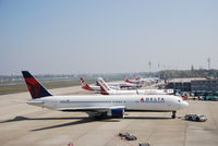  - View to new AIR BERLIN Terminal in the northern part of TXL - by Holger Zengler