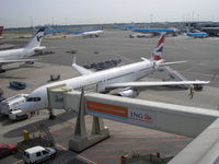  - Schiphol , Platform - by Henk Geerlings