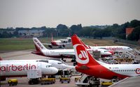  - Rush hour in red and white on AIR BERLIN´s home base - by Holger Zengler