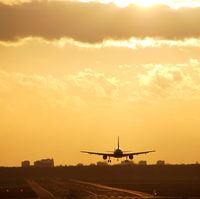  - Touch down in dusty afternoon light - by Holger Zengler