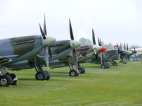  - Nice line-up at the Flying Legends 2009 - by Alex Smit