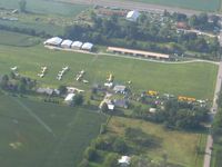  - Aircraft gathered for the EAA fly-in - by Bob Simmermon