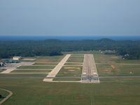  @ Muskegon County Airport - Final for 24 - by Bob Simmermon