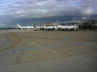  - Getting dark at Roissy CDG - by Erdinç Toklu