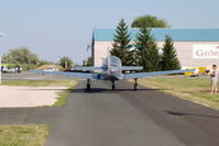 Gy?r Pér Airport photo, click to enlarge