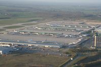  - Stansted, closed by volcanic ash, provides an opportunity for balloon flight - by Pete Hughes
