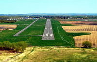  - Short final, runway 08 - by Gary Dikkers