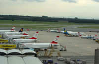  @ Vienna International Airport - full house - by Thomas Ranner