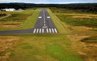  - Short final ~ runway 32 - by Gary Dikkers