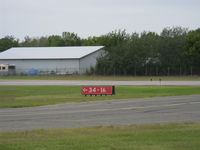  - Single runway 16-34 RWY Marker - by Doug Robertson