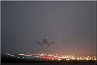  - 737 BAW by night runway 23 - by Jean Goubet/FRENCHSKY