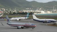  - Some 737 action at TNCM - by Daniel Jef