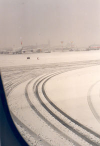  - Early morning snow at NRT , 01 Feb '90 - by Henk Geerlings