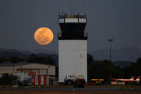  - Full Moon Mercedita's Tower...

{Nikon D60+Tamron SP70-300mm VC Di USD} - by Raymond De Jesus Asencio