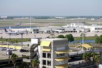  - Continental / United terminal at Orlando - by Terry Fletcher