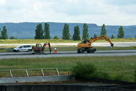  - runway 15/33 will be renewed on a length of 1500 Meters untill end of June 2011 - by runway16