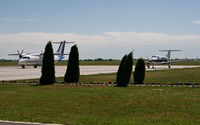 Gy?r Pér Airport photo, click to enlarge