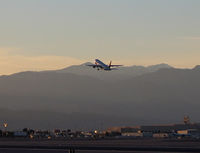  - America West Airlines headed in it's direction - by SkyNevada