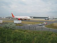  - Part view of Terminal 2F, despite looking so, Air India 772 was not departing - by Alain Durand