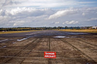  - Runway 25 - by OldOlympic
