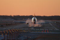  - FedEx McDonnell Douglas DC-10-30F, FDX556 arriving RWY 28 KORD. - by Mark Kalfas
