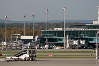 - view to visitors Terrace at Terminal E - by Loetsch Andreas