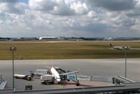  - View on apron 1 at gate 132..... - by Holger Zengler