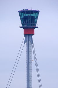 London Heathrow Airport photo, click to enlarge