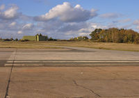  - Threshold runway 24 and easterly taxiway. - by Wilfried_Broemmelmeyer