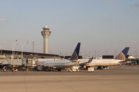  - Chicago, Illinois - O'Hare International Airport, Terminal 1, Concourse B, Gates B3 & B2. - by Mark Kalfas